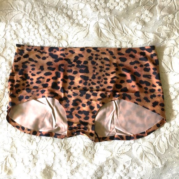 We Are HAH Hipster Boyshort Panty in Lanka Leopard -Size XS,NWT - Picture 4 of 5
